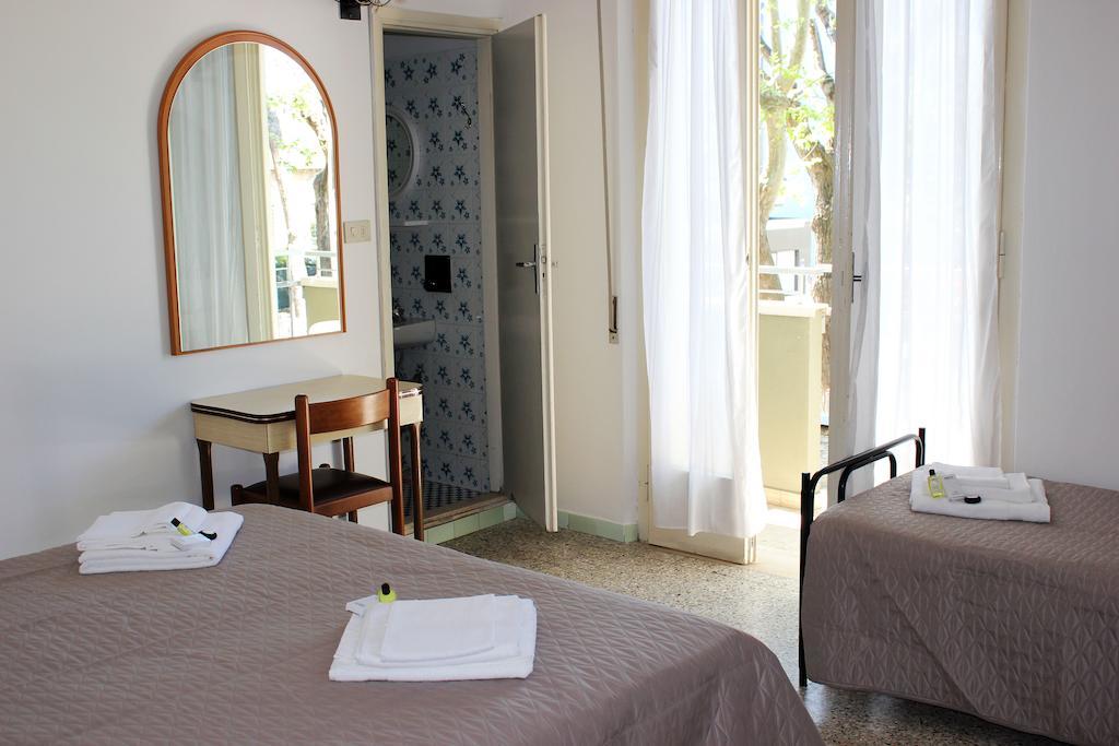 Hotel Leda Rimini Oda fotoğraf