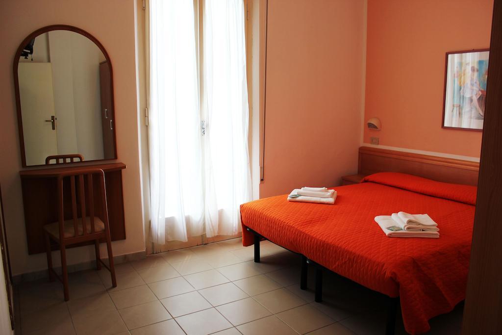 Hotel Leda Rimini Oda fotoğraf
