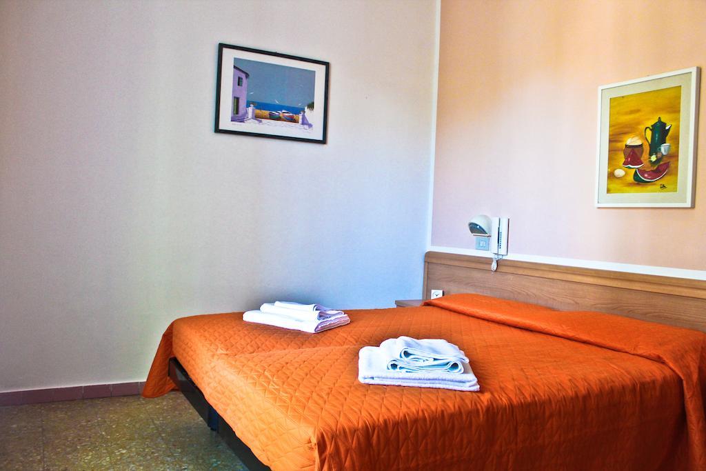 Hotel Leda Rimini Oda fotoğraf